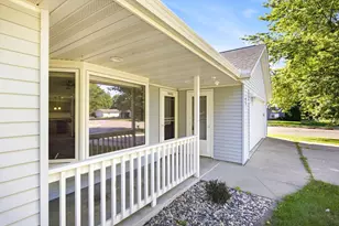 1602 McLeod Ave N, Glencoe, MN 55336 - Photo 2