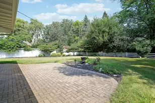 2430 Vale Crest Rd, Golden Valley, MN 55422 - Photo 12