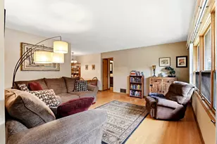 2801 Galtier St, Roseville, MN 55113 - Photo 6