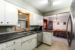 2801 Galtier St, Roseville, MN 55113 - Photo 10
