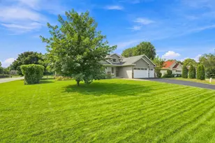 798 104th Ct NE, Blaine, MN 55434 - Photo 4