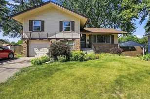 6933 Brunswick Ave N, Brooklyn Park, MN 55429 - Photo 2