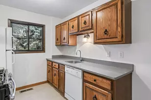 13748 Heather Hills Dr, Burnsville, MN 55337 - Photo 4