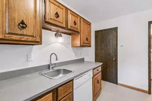 13748 Heather Hills Dr, Burnsville, MN 55337 - Photo 6
