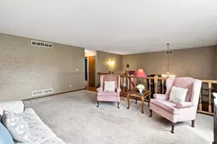 7565 Paul Rd, Woodbury, MN 55125 - Photo 8