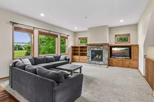 18274 Imagery Ln, Lakeville, MN 55044 - Photo 4