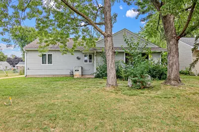 727 Shumway Street S, Shakopee, MN 55379 - Photo 1