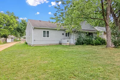 727 Shumway Street S, Shakopee, MN 55379 - Photo 2