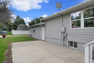 215 2nd Ave NE, Hayfield, MN 55940 - Photo 34