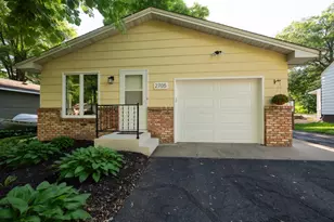 2705 Larch Ln N, Plymouth, MN 55441 - Photo 2