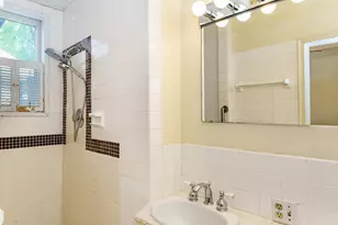 2500 Humboldt Ave S, Minneapolis, MN 55405 - Photo 32