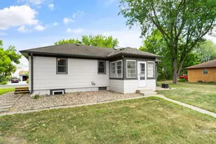 409 Clay St S, Shakopee, MN 55379 - Photo 38