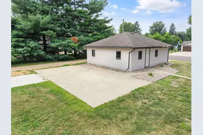 409 Clay Street S, Shakopee, MN 55379 - Photo 46