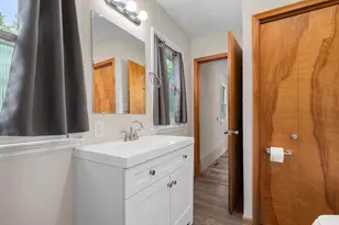 409 Clay St S, Shakopee, MN 55379 - Photo 22