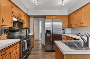 4730 Fairhills Rd E, Minnetonka, MN 55345 - Photo 8