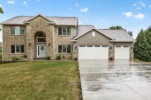 8939 Heatherton Ridge Dr, Savage, MN 55378 - Photo 2