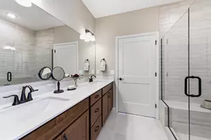 1037 E Meadowsweet Dr, River Falls, WI 54022 - Photo 10