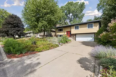 6800 Valley Place, Crystal, MN 55427 - Photo 8