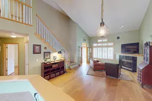 915 Kimberly Ln, Chanhassen, MN 55317 - Photo 1