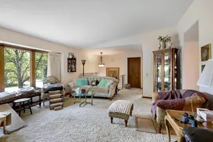 9702 Utica Rd, Bloomington, MN 55437 - Photo 10