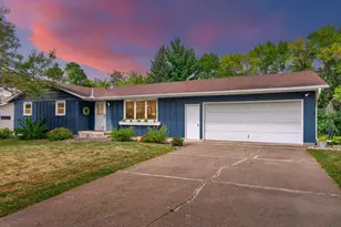 30880 Belair Dr, Lindstrom, MN 55045 - Photo 2