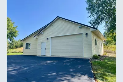 834 Prairie Meadows Drive, Hudson, WI 54016 - Photo 2