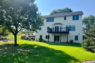 834 Prairie Meadows Dr, Hudson, WI 54016 - Photo 4