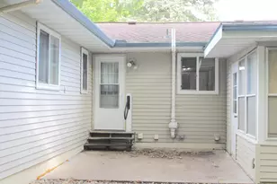 958 Jorgenson St SE, Hutchinson, MN 55350 - Photo 6