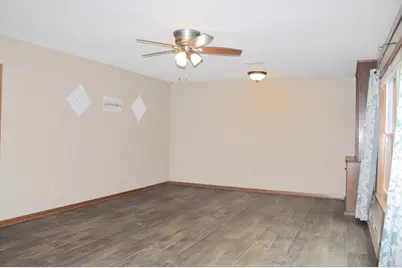 958 Jorgenson Street SE, Hutchinson, MN 55350 - Photo 8