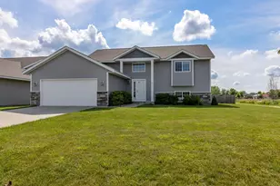 720 Mulligan St, Mankato, MN 56001 - Photo 1