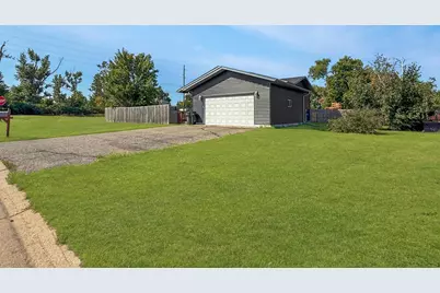 105 Walborg Avenue NE, Bemidji, MN 56601 - Photo 2
