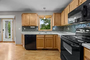 1826 13th St W, Hastings, MN 55033 - Photo 4