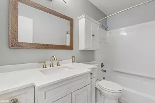 2509 Cedar Hills Dr, Minnetonka, MN 55305 - Photo 12
