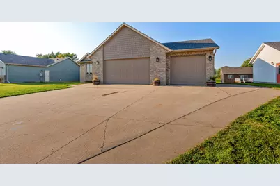 1390 18th Street SE, Owatonna, MN 55060 - Photo 8