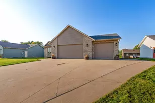 1390 18th Street SE, Owatonna, MN 55060 - Photo 8