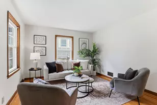 1873 Hawthorne Ave E, Saint Paul, MN 55119 - Photo 4
