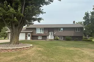 306 Cedar St, Tyler, MN 56178 - Photo 2