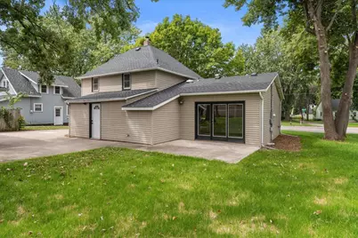 907 Willow Street S, Faribault, MN 55021 - Photo 6