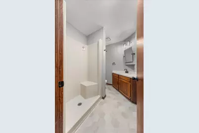 907 Willow Street S, Faribault, MN 55021 - Photo 24