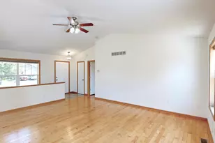 510 Spring Wheat Dr, Dundas, MN 55019 - Photo 16