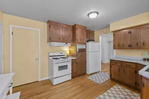 8106 Vincent Ave S, Bloomington, MN 55431 - Photo 10