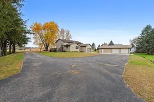 425 W Franklin St, Morristown, MN 55052 - Photo 1