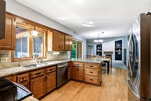 4690 Parkridge Dr, Eagan, MN 55123 - Photo 8