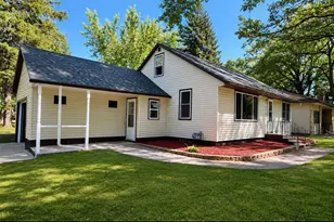 206 8th St SE, Long Prairie, MN 56347 - Photo 2