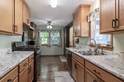 227 Westwood Drive, Mankato, MN 56001 - Photo 6