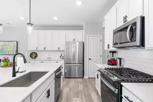 4876 Avery Ct, Eagan, MN 55123 - Photo 6