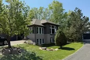 3529 Green Ridge Rd, Hopkins, MN 55305 - Photo 2