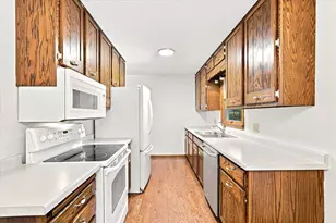 1339 Oak St, River Falls, WI 54022 - Photo 8