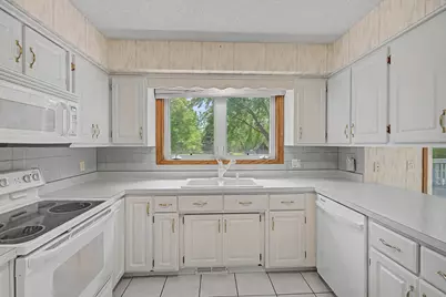 13901 92nd Place N, Maple Grove, MN 55369 - Photo 8