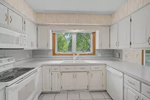 13901 92nd Pl N, Maple Grove, MN 55369 - Photo 8